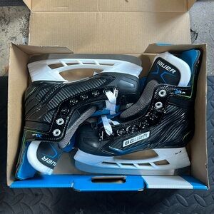 NIB Bauer XLP Youth Hockey Skates Size 13